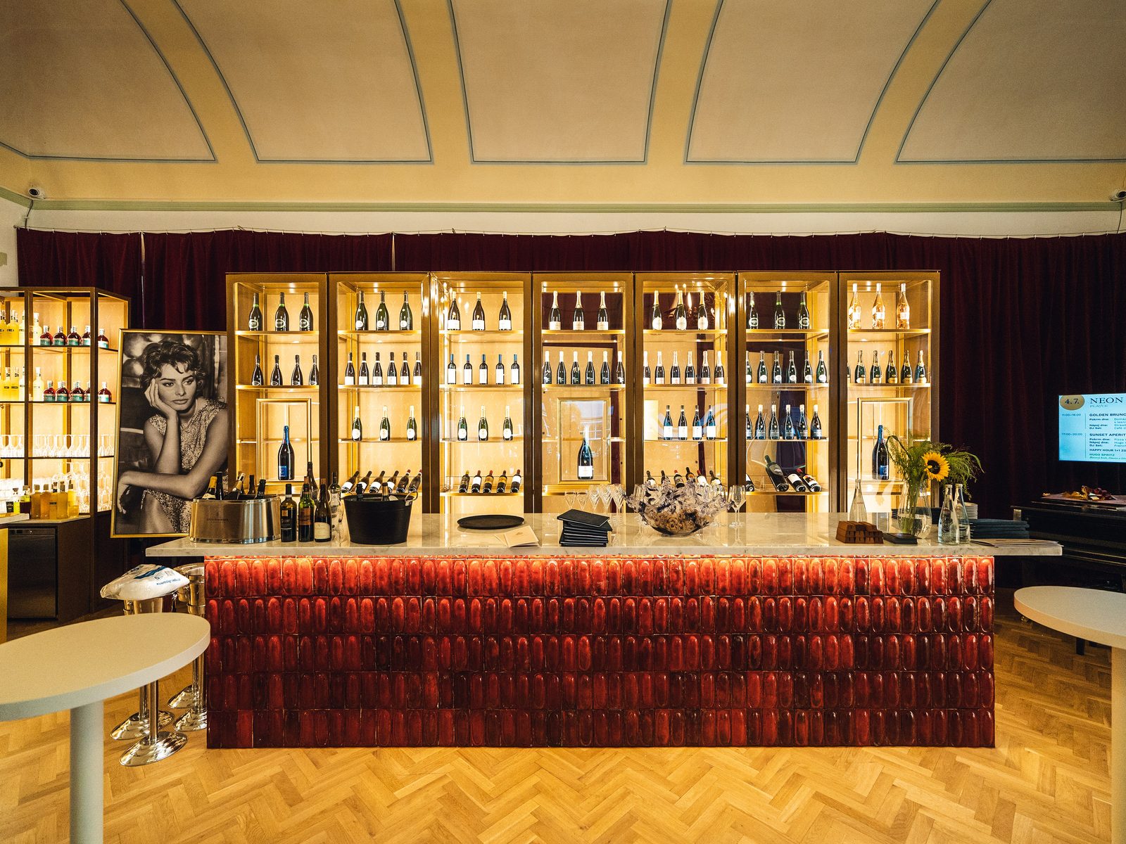 Sophia Loren Restaurant